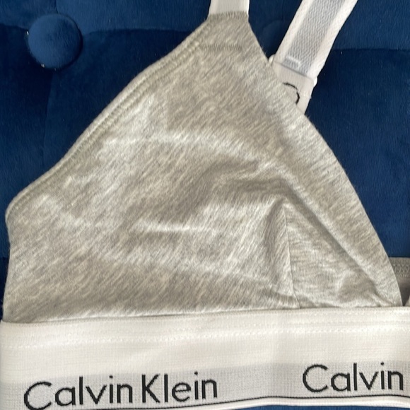 Calvin Klein bralette - Picture 2 of 4